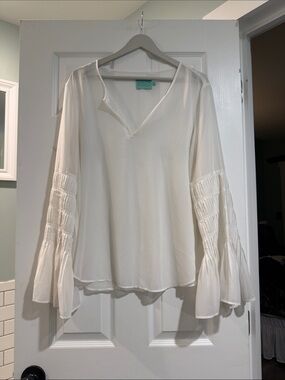 Judith March Ivory Bell-Sleeve V-Neck Blouse